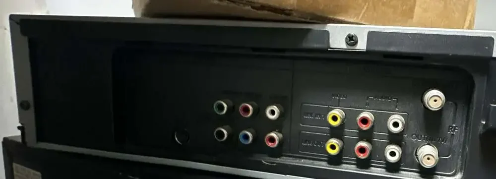 Samsung DVD-V4600 DVD/VCR Combo Player